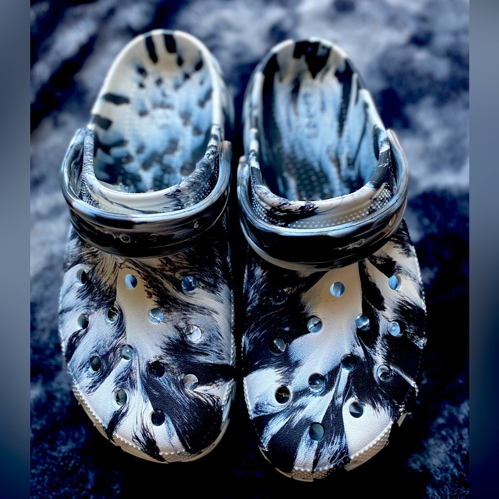 Platform Crocs size 10w in Womens